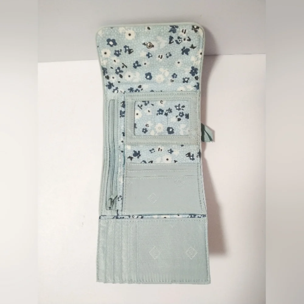 Vera Bradley wallet Light Blue Floral - Picture 9 of 9